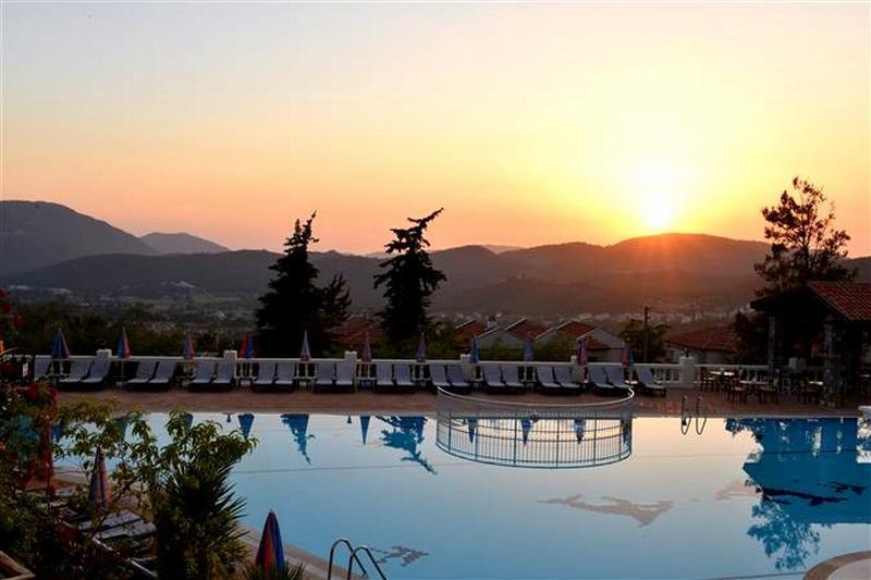 Artemisia Royal Park Club Hotel Олудениз Екстериор снимка